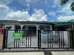 HOMESTAY PANDAN 10